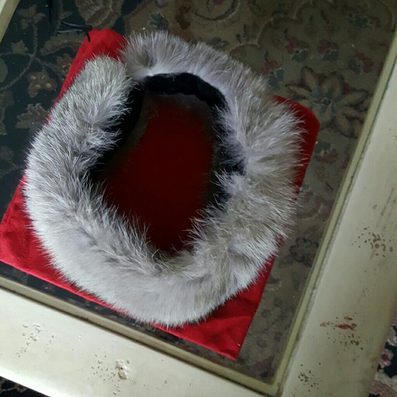Silver fox fur ear warmer - Picture 4 of 4